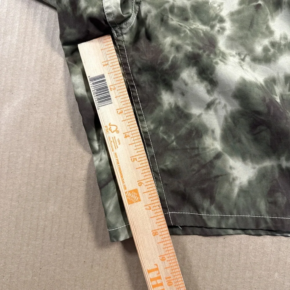 Vans Shorts Mens Size 38, Green Cloud Dyed Voyage Swim Trunks Zip Pockets Hybrid